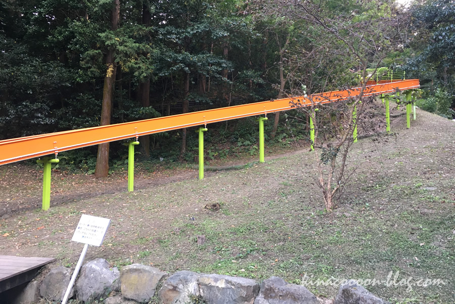 磐田市・うさぎ山公園のローラーすべり台