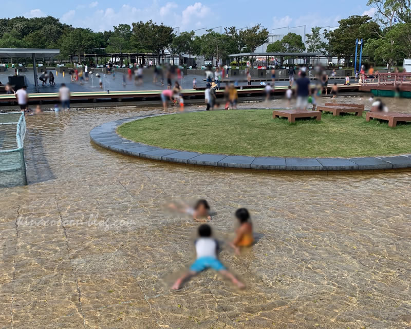 ガーデンパークの水遊び広場