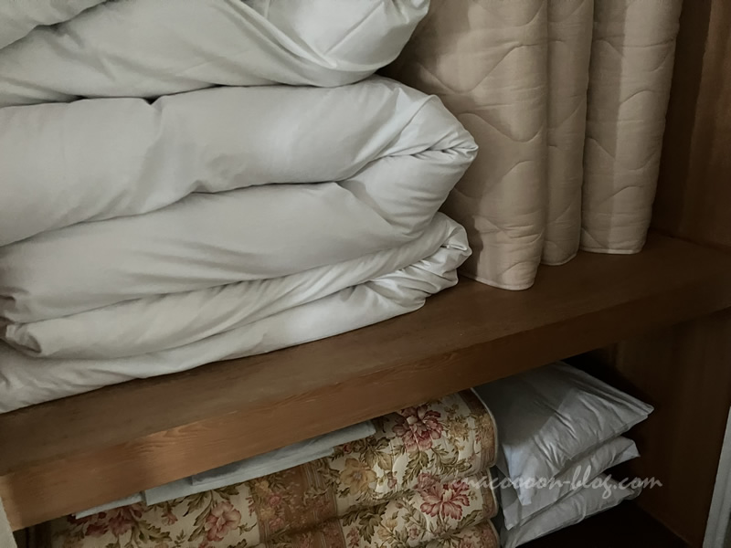 エクシブ伊豆スタンダードグレード・Cタイプ）の押し入れにある寝具類（布団など）