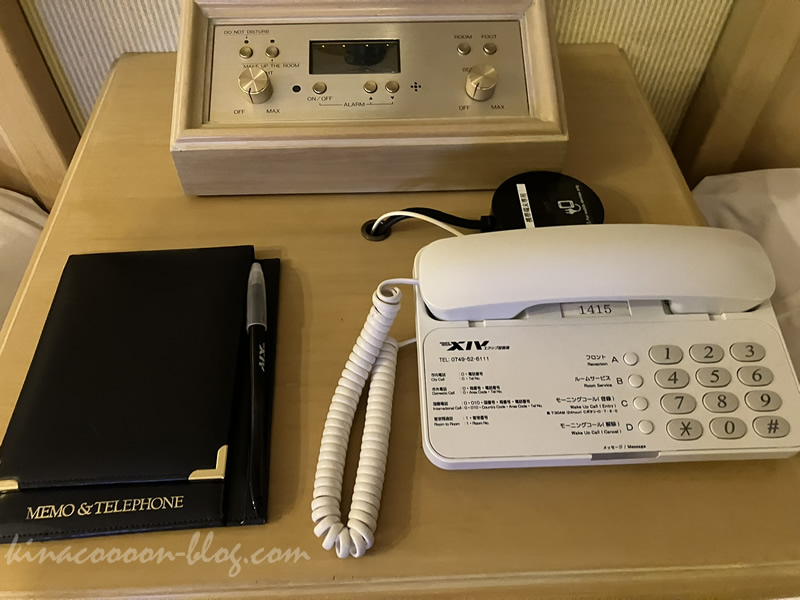 エクシブ琵琶湖のベッド横にある内線電話