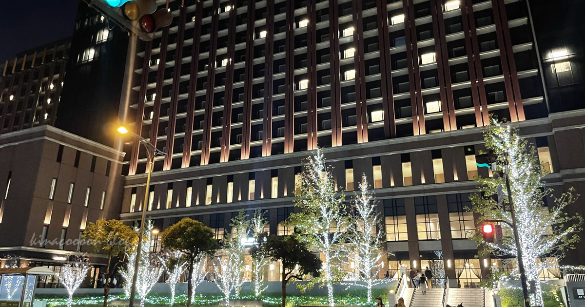 リーベルホテル　アット　ユニバーサル・スタジオ・ジャパンの外観（クリスマスのイルミネーションが点灯しているた夜の景色）