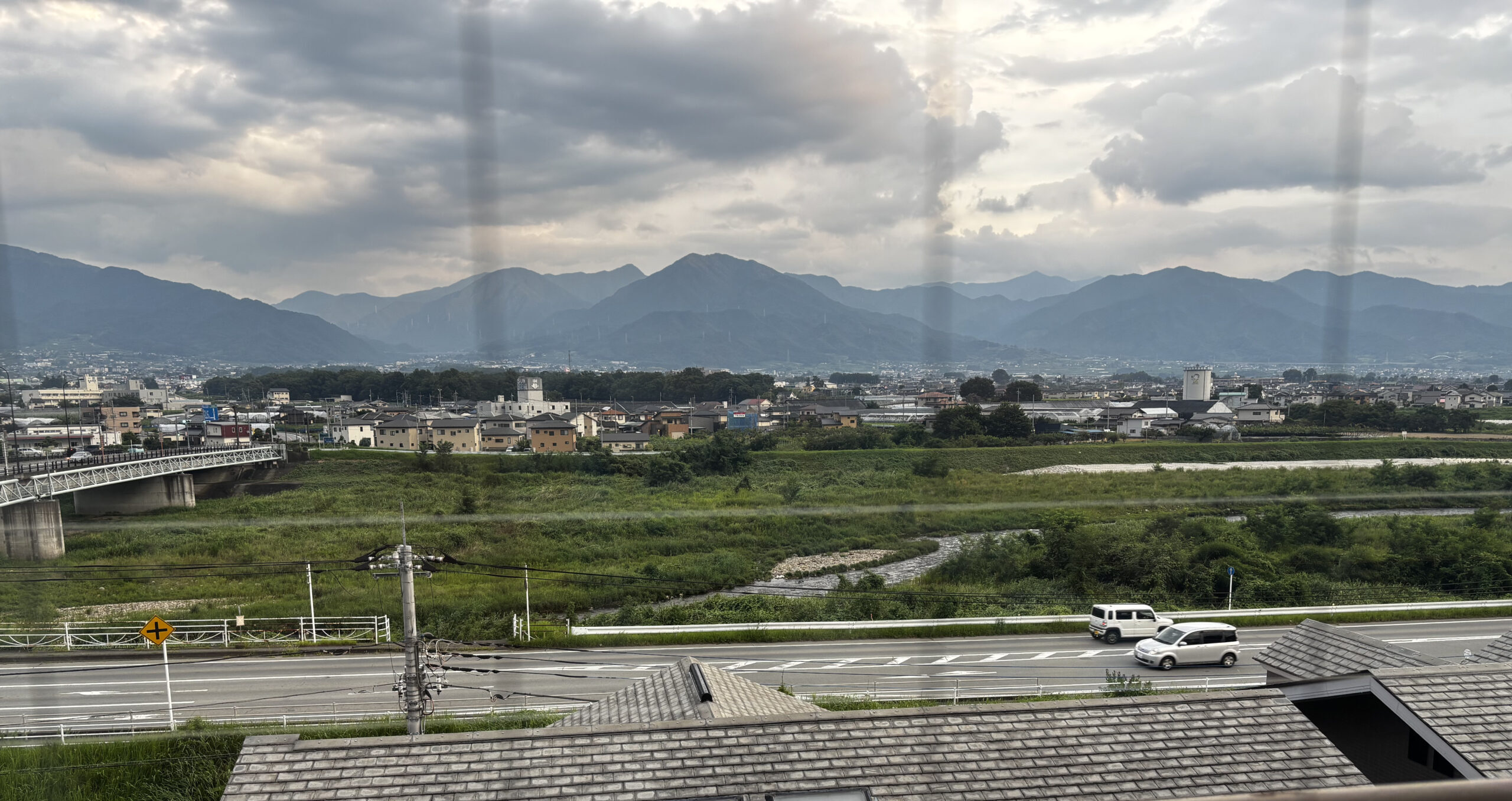 石和温泉のホテル花京の和室から見える景色